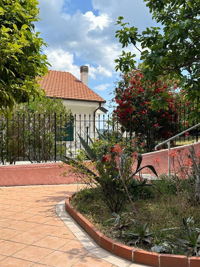 Giustenice Villa Rosa מראה חיצוני תמונה